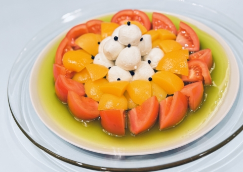 桃のカプレーゼ